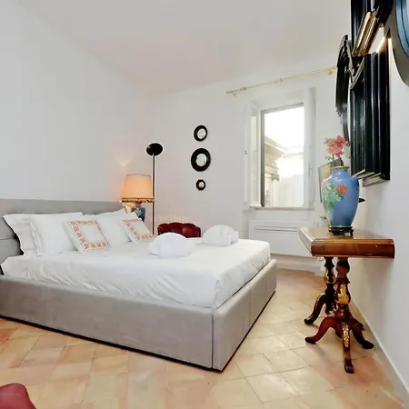 Navona Apartment *